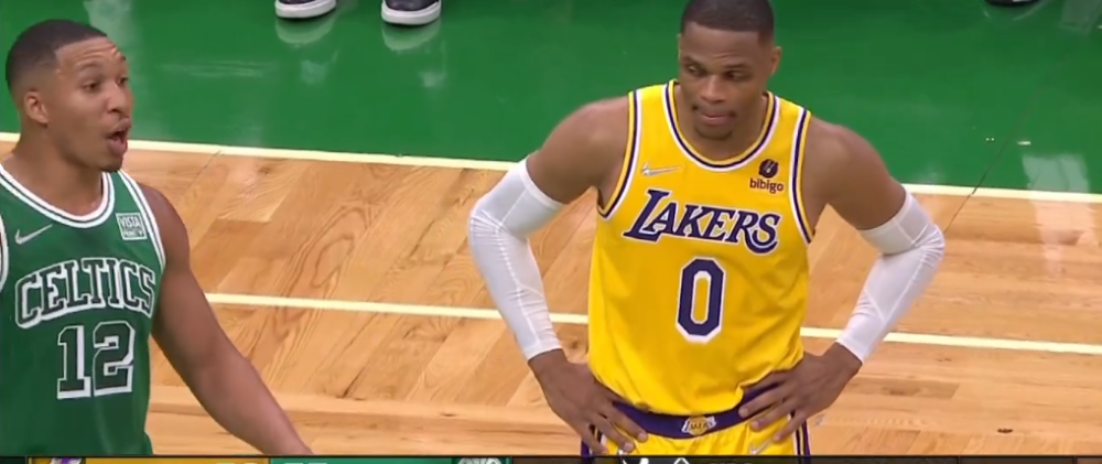 包含冲刺阶段足总杯传出新动向；塞维利亚手感冰凉；管理层表态——信心回归；数据趋势出现新变化的词条